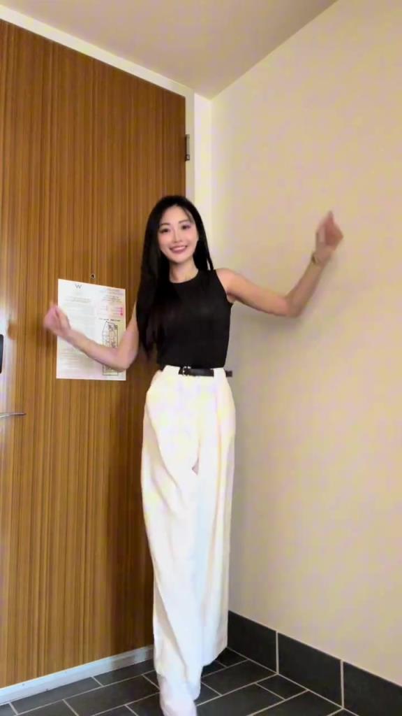 孟超曬自拍：常規賽正式收官啦，咱們季后賽見啦！